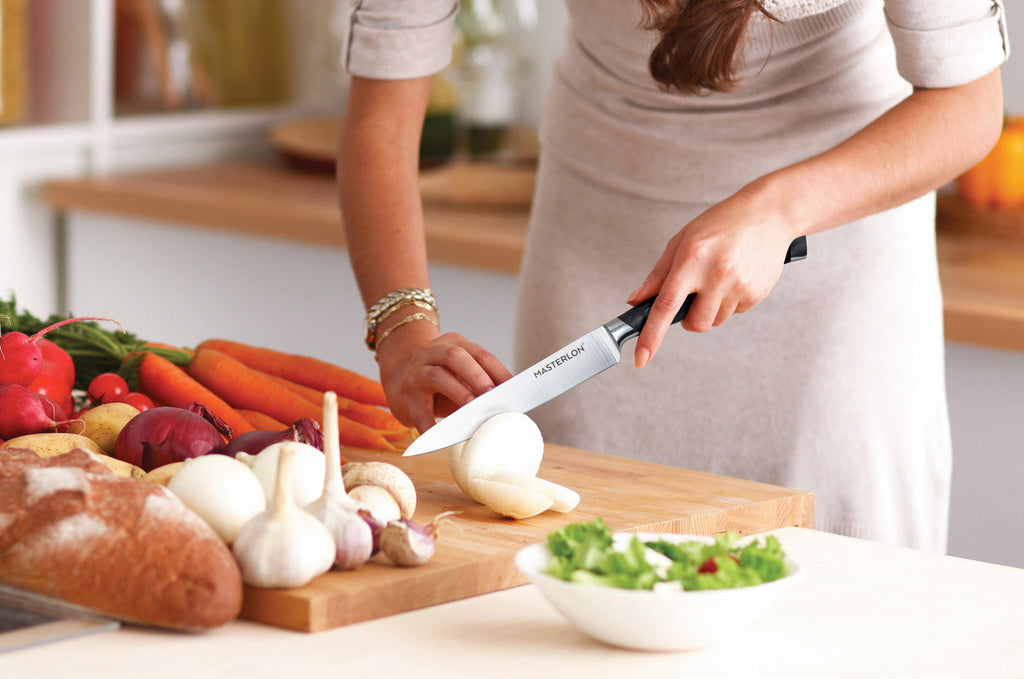 MASTERPAN Essential Chef’s Knife Bundle - 8" Chef’s Knife, 8" Slicer Knife & 7" Santoku Knife - Stainless Steel Blades with Protective Covers