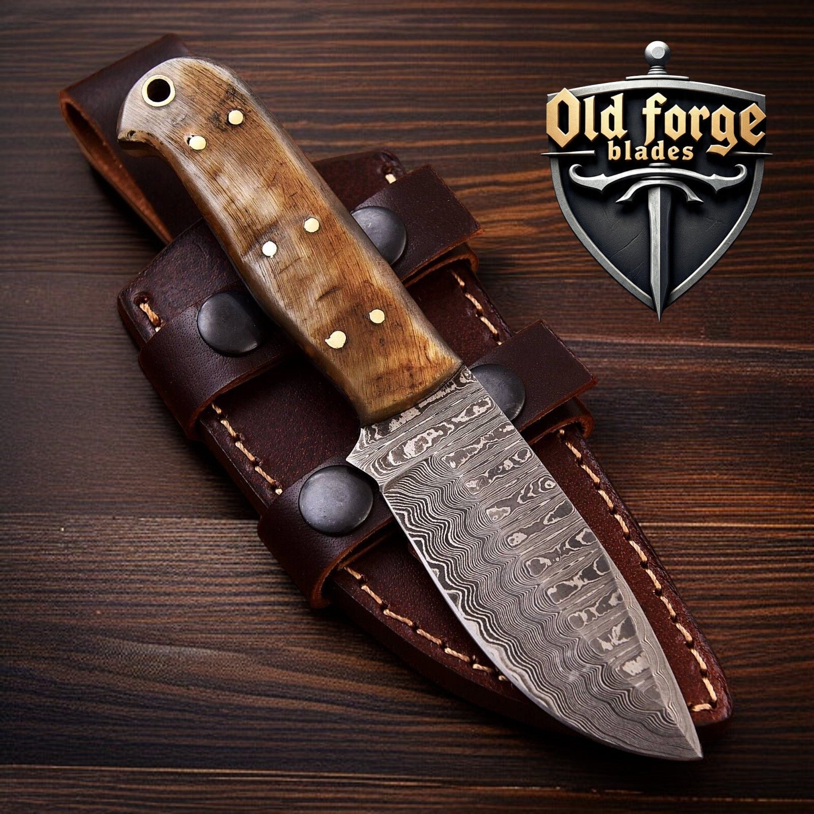 Damascus Knife Hunting Skinning Knife with Ram Horn Handle