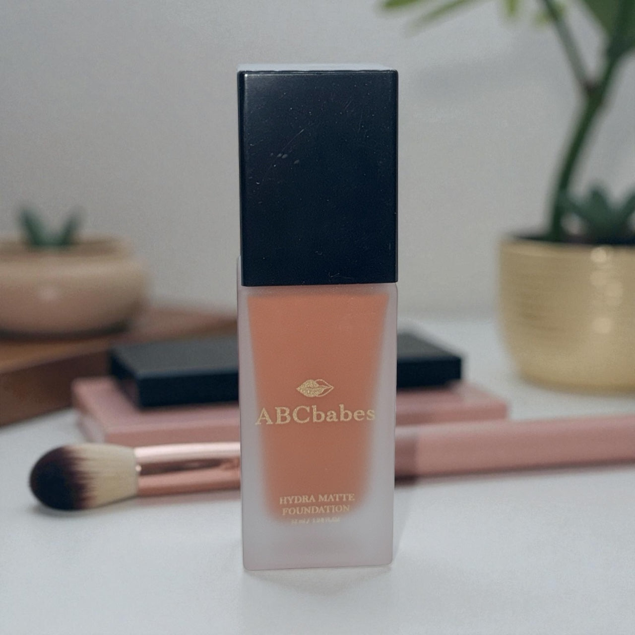 ABCbabes deep tan warm golden undertone shade 31 hydrating liquid foundation with matte finish.
