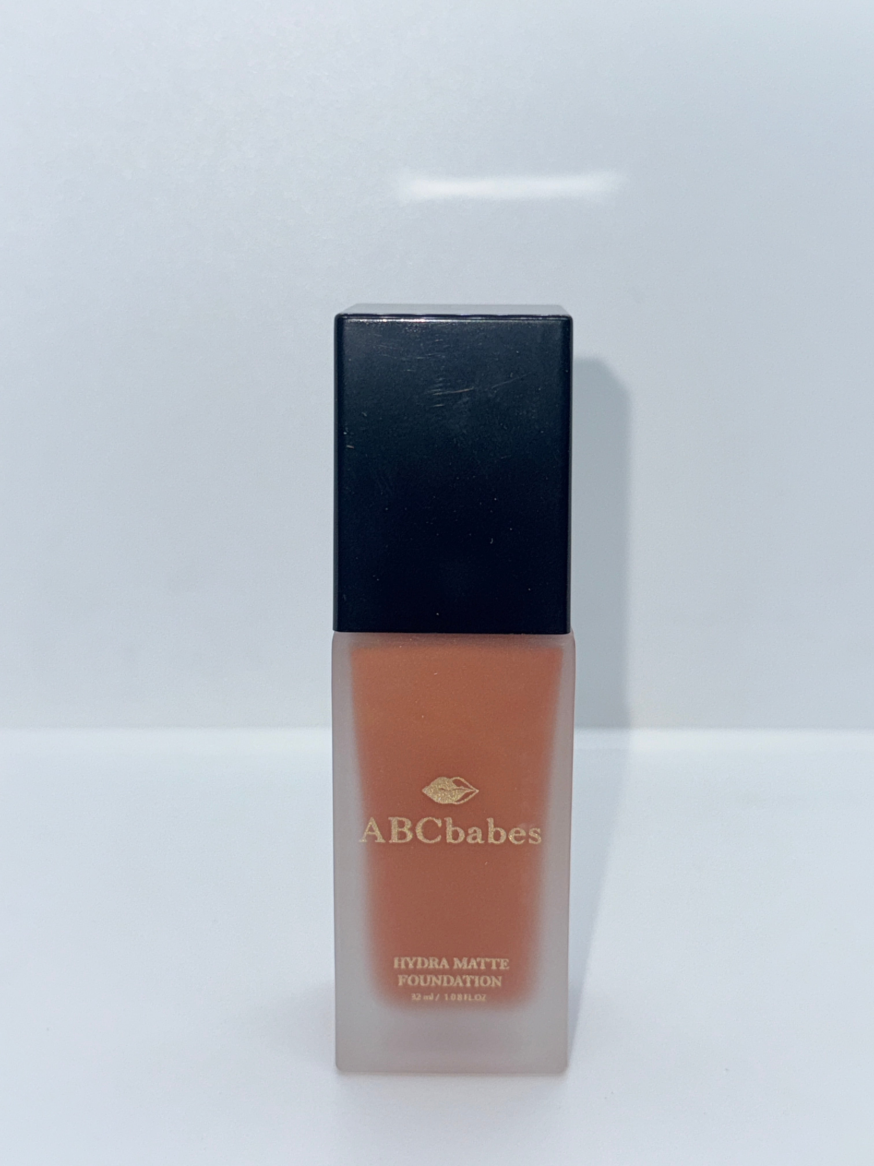 ABCbabes deep tan shade 43 with warm undertones, hydra matte finish liquid foundation.