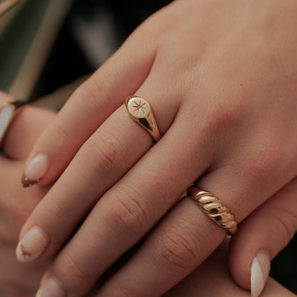 Wren Twist Ring