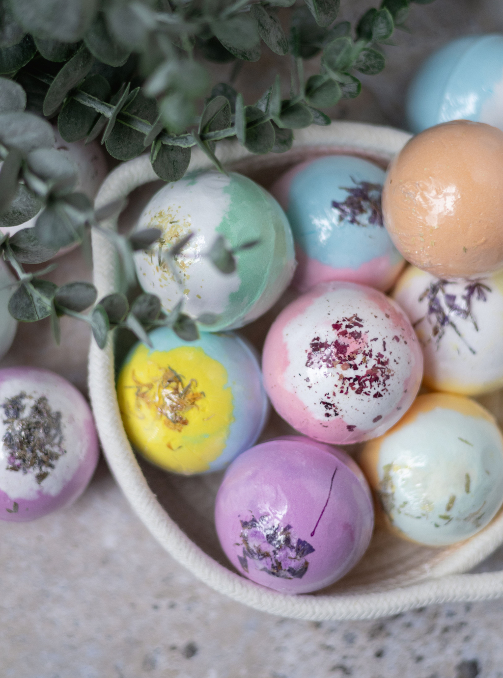 EvolutionUSA Inspire Bath Bombs for Women & Girls – 12 Flower Topped Bath Bombs Girls, Lush Womans Bathbomb Set, Organic Bath Fizzers, Luxury Gift Mothers Day, Birthday, Valentines, Easter or Self Care