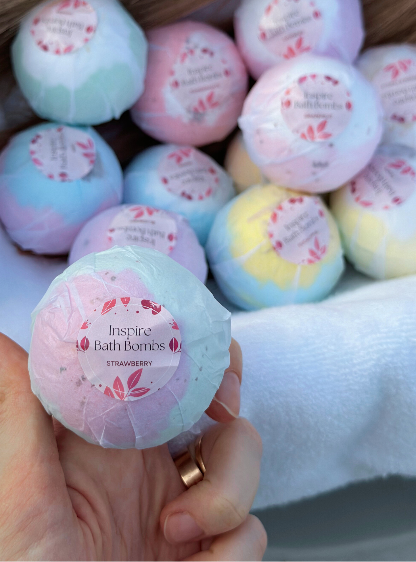 EvolutionUSA Inspire Bath Bombs for Women & Girls – 12 Flower Topped Bath Bombs Girls, Lush Womans Bathbomb Set, Organic Bath Fizzers, Luxury Gift Mothers Day, Birthday, Valentines, Easter or Self Care