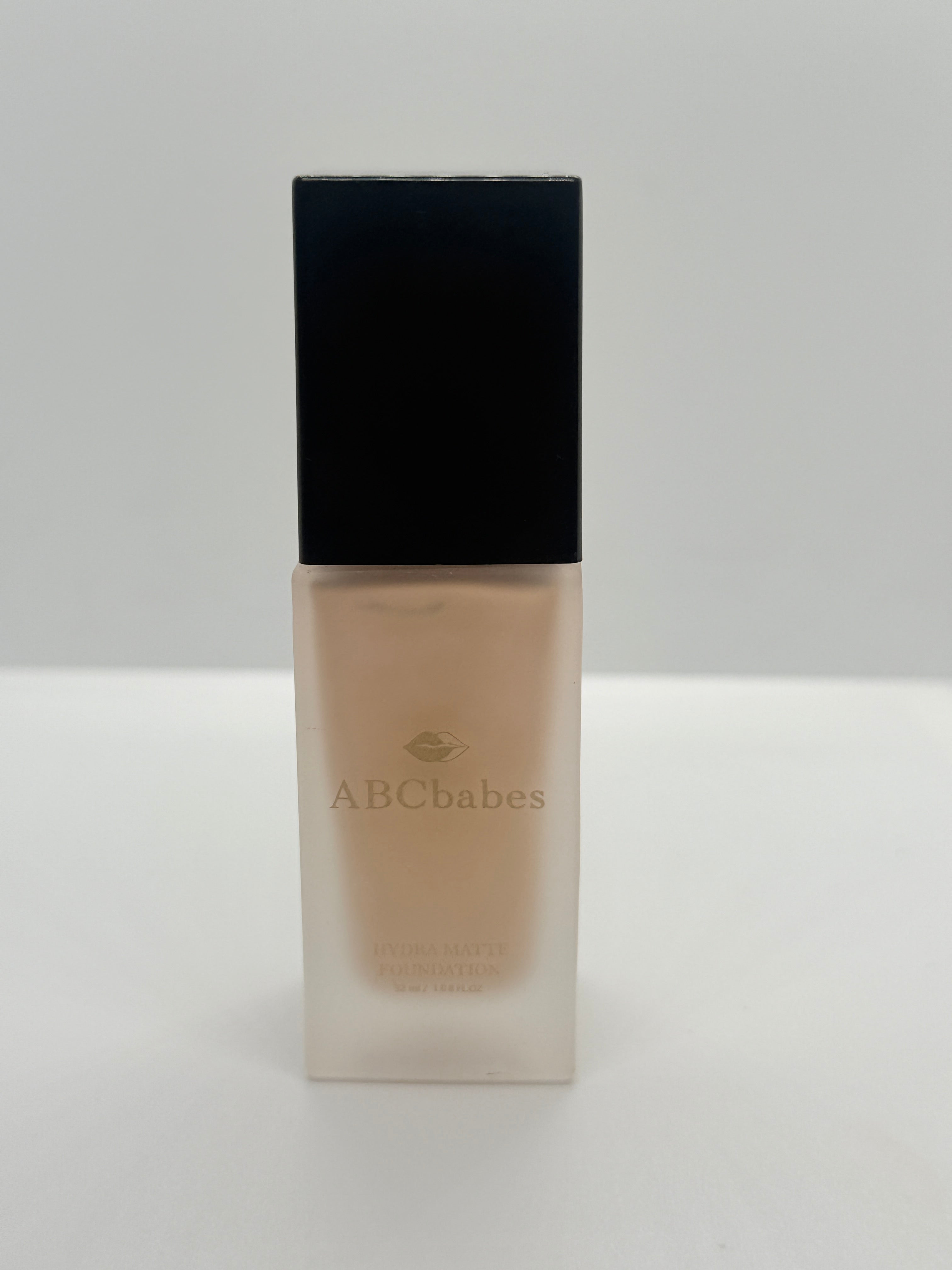 ABCbabes light medium shade #15 warm beige hydra liquid foundation.