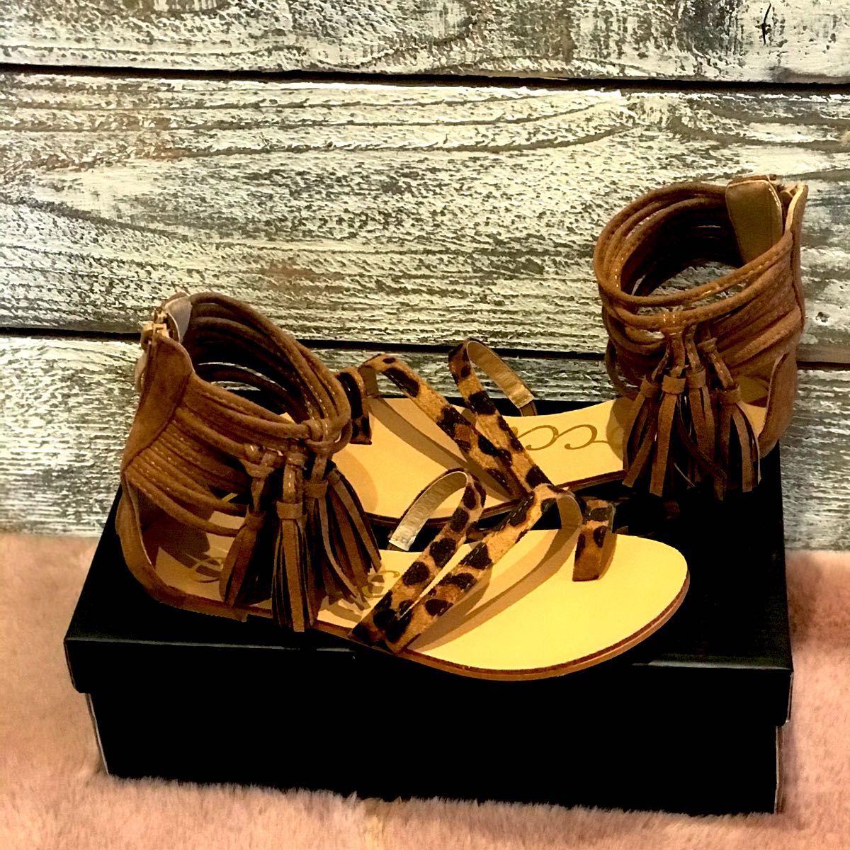 Leo Sandals