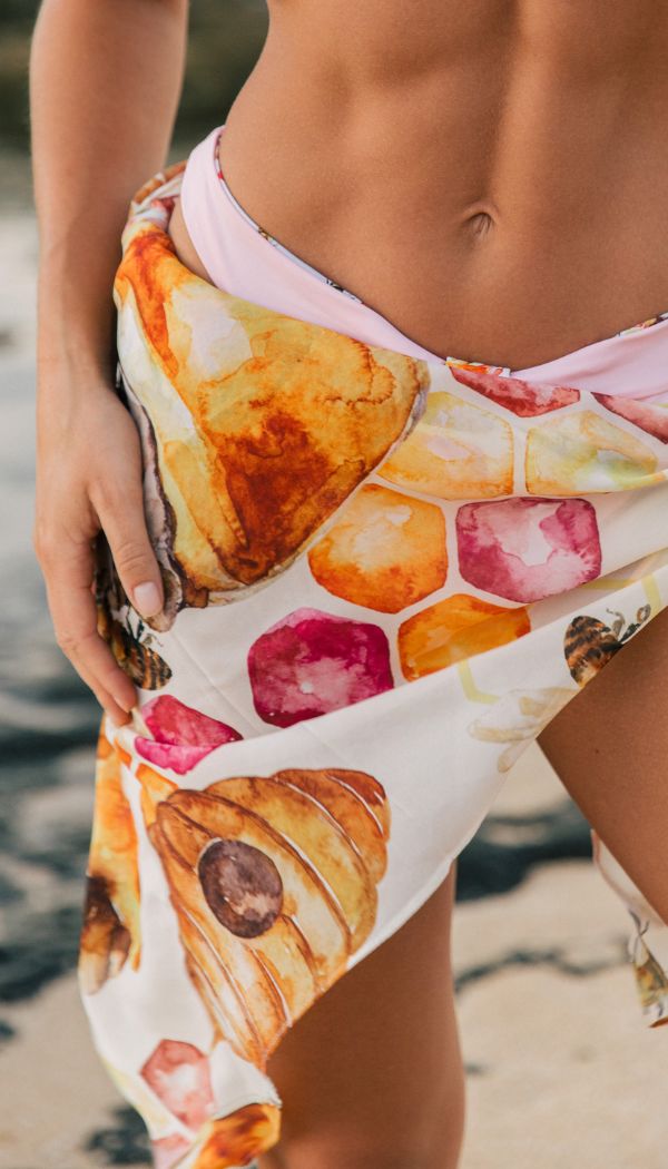 Nicolette Sarong in Oh, Honey