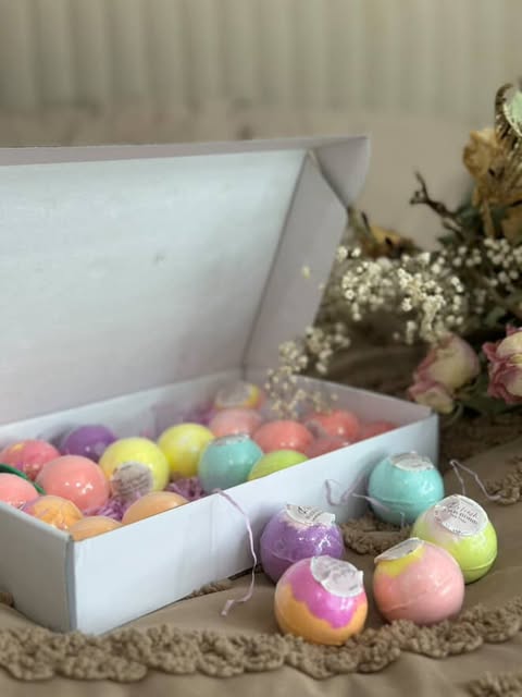 EvolutionUSA Refresh Bath Bombs for Women & Kids – 24 Lush Bath Bombs Mini Sized, Organic Bathbomb Set, Women & Kids Bath Fizz, Luxury Gift for Mother’s Day, Easter, Valentines, Birthday or Self Care