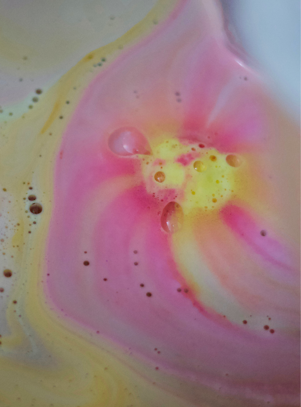 EvolutionUSA Refresh Bath Bombs for Women & Kids – 24 Lush Bath Bombs Mini Sized, Organic Bathbomb Set, Women & Kids Bath Fizz, Luxury Gift for Mother’s Day, Easter, Valentines, Birthday or Self Care
