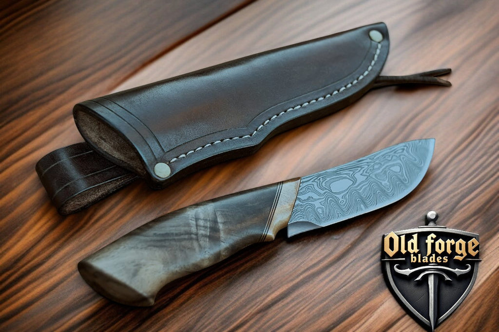 High Quality Hunting Knives – Damascus Blade with Walnut Handle