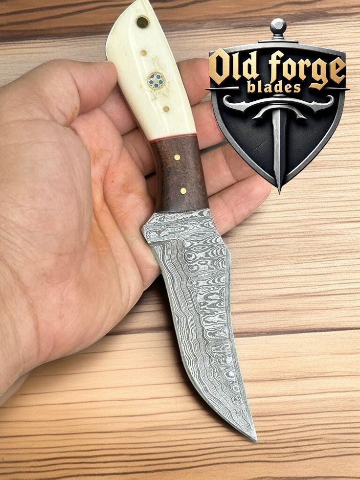 Custom Handmade Deer Knives – Damascus Hunting Skinning Knife