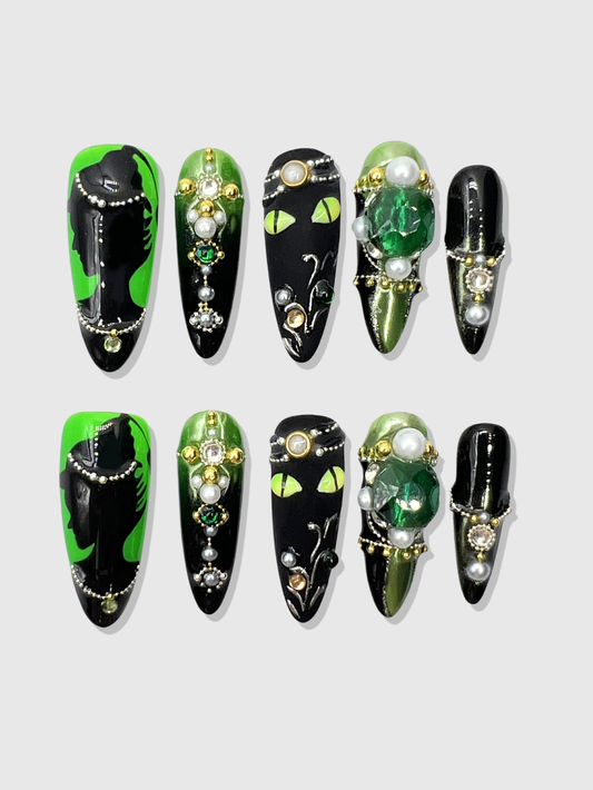 Witch's Familiar press on nails