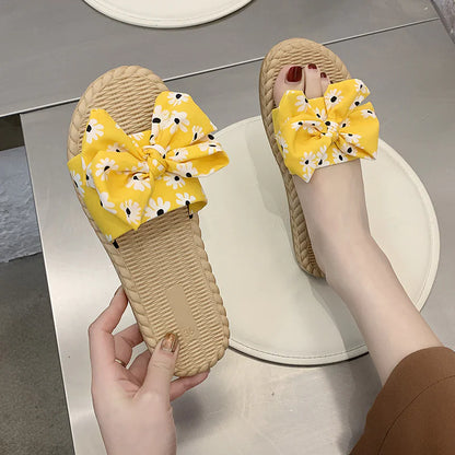 Women's Summer Flat Beach Casual Sandals - Slip-On Style