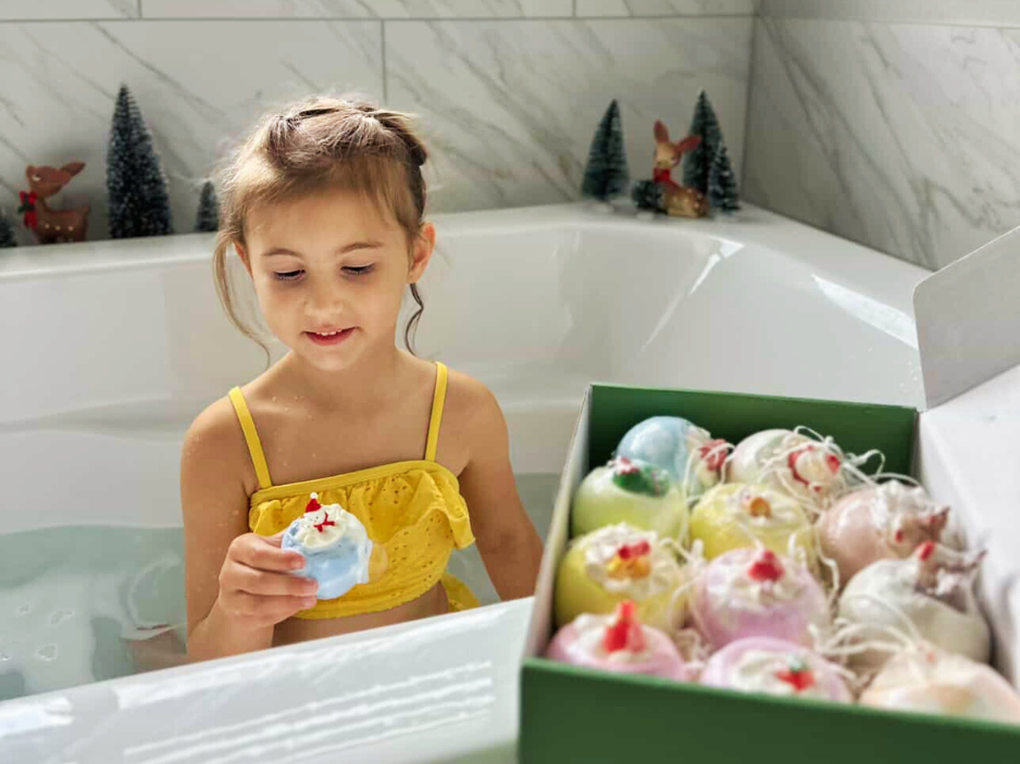 EvolutionUSA - 12 Christmas Bath Bombs for Kids, Holiday Bath Bombs with Surprise Inside, Perfect Christmas Stocking Stuffers or Festive Holiday Bathombs Set, Natural & Hypoallergenic Bath Ball Set