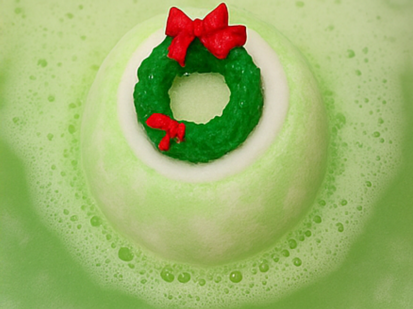 EvolutionUSA - 12 Christmas Bath Bombs for Kids, Holiday Bath Bombs with Surprise Inside, Perfect Christmas Stocking Stuffers or Festive Holiday Bathombs Set, Natural & Hypoallergenic Bath Ball Set