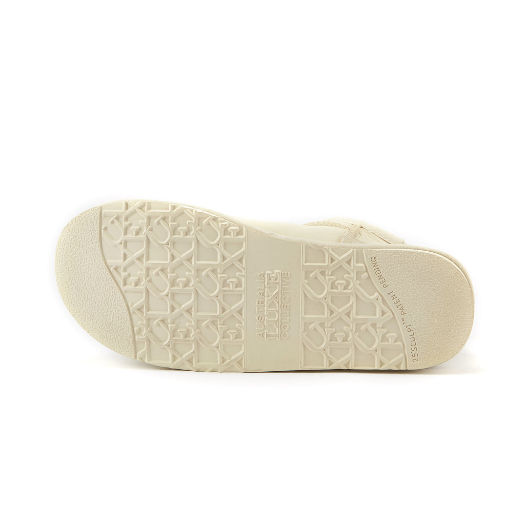 COSY ULTRA SHORT SATIN PALE