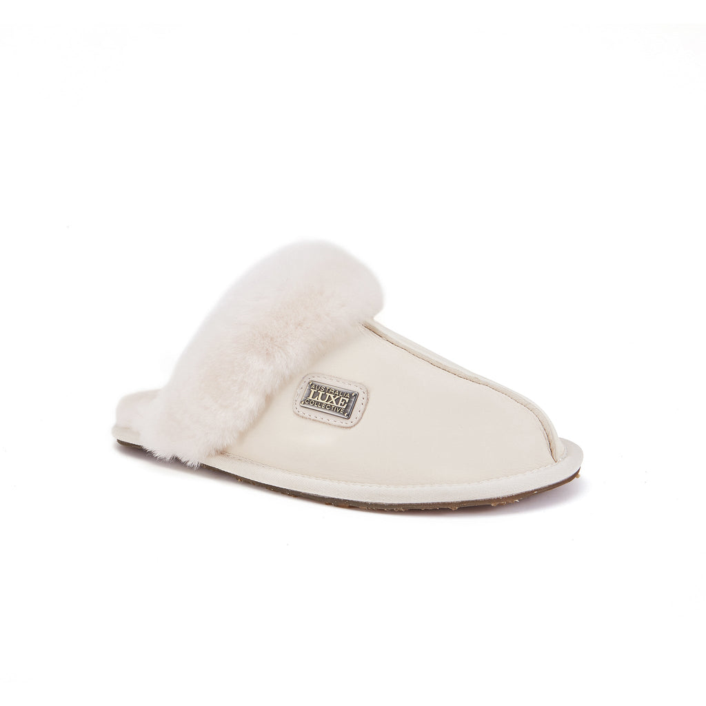 CLOSED MULE SATIN PALE