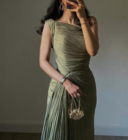 Pleated Ribbon Shiny Evening Dress
