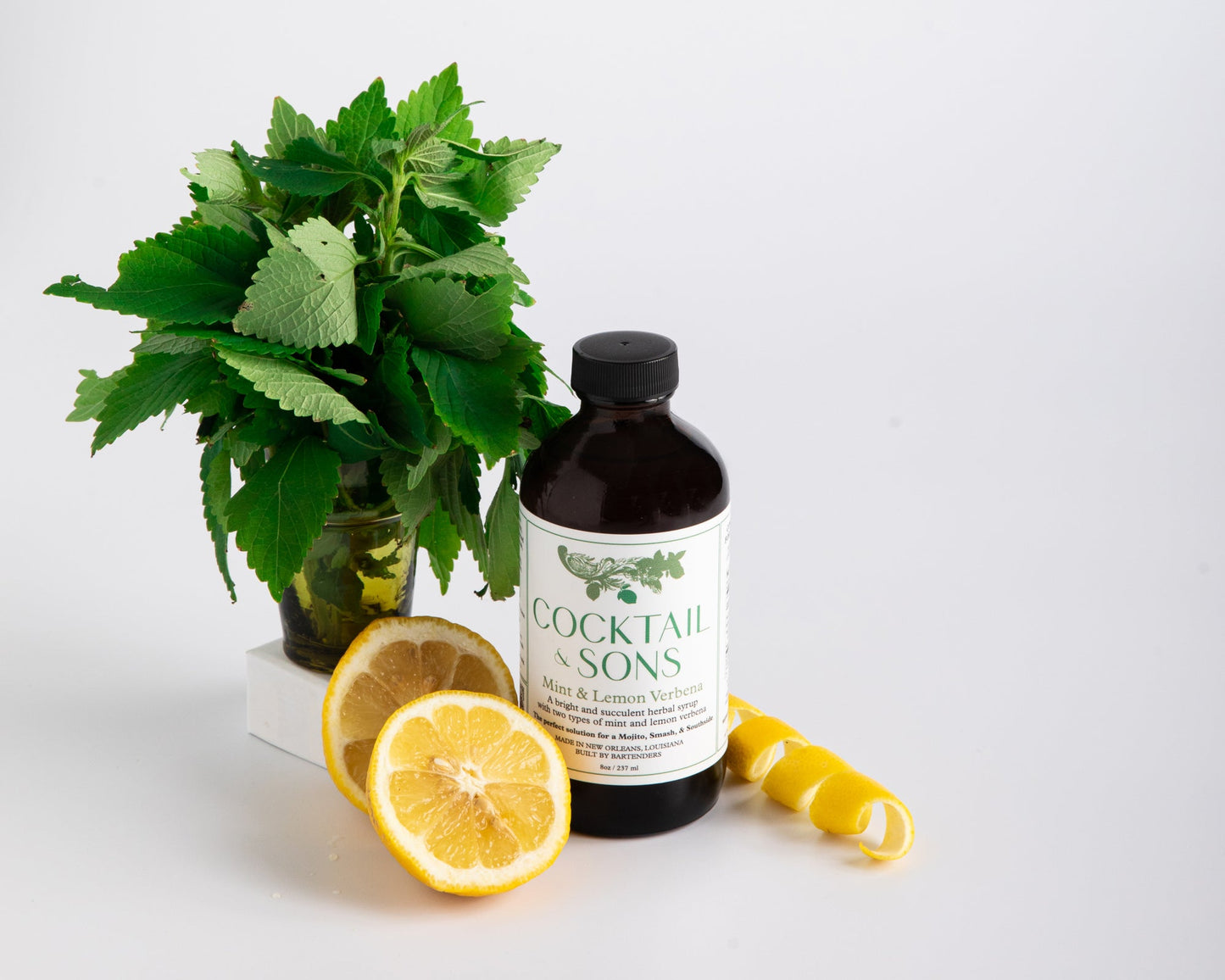 C&S Mint & Lemon Verbena: A Refreshing Botanical Masterpiece (8oz)