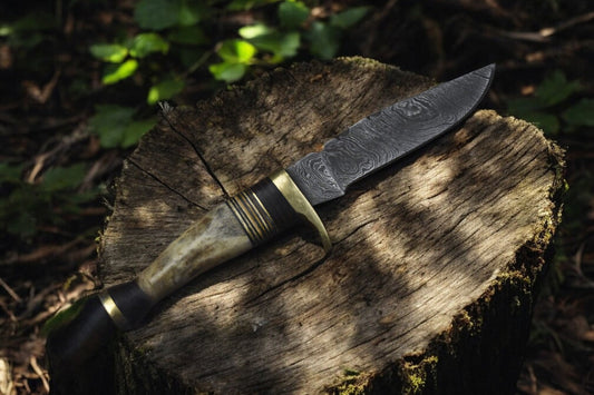 Handmade Damascus Skinning Knife – Antler Horn Handle