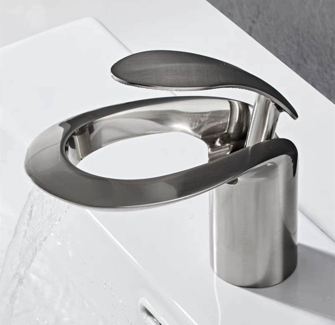 LunaMist Modern Single Handle Vessel Bathroom Faucet with Round Hollowing Design