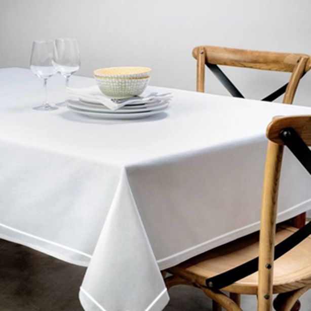 Single Embroidery Border Sateen Cotton Solid Table Cloth